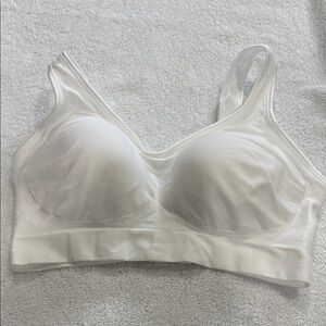 Bali Wireless Seamless Comfort Bra in White